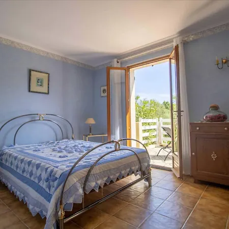 Large Spacious House In * Fréjus